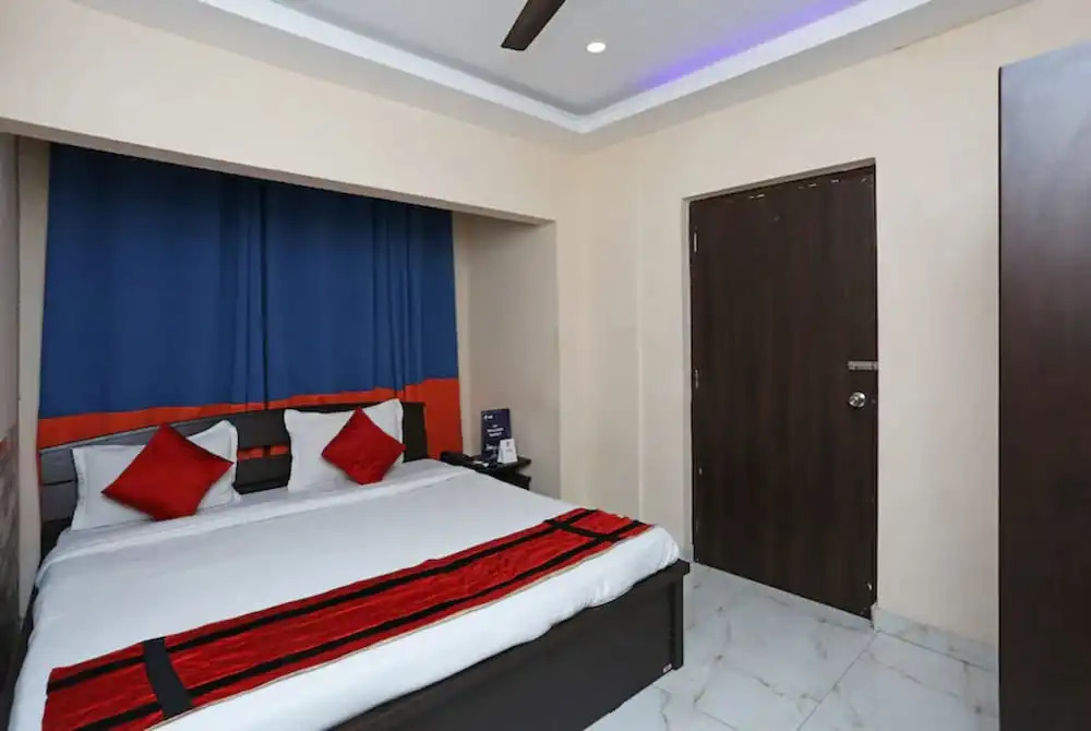 Goroomgo White Palace Hotel & Resort New Alipore Kolkata