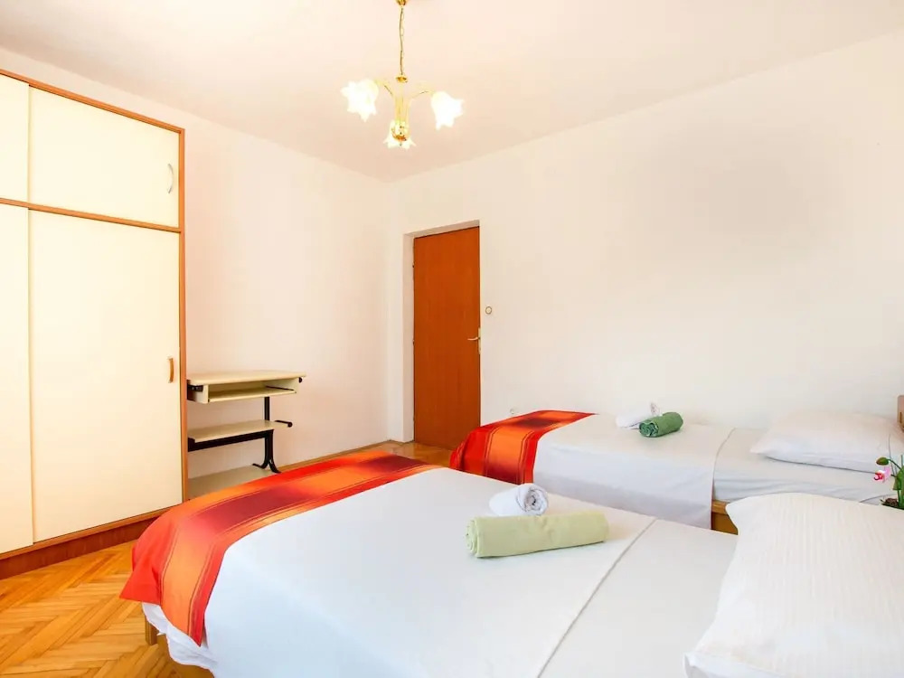 Modern, new Apartment With Private Terrace, Garden With Bbq, Near the sea