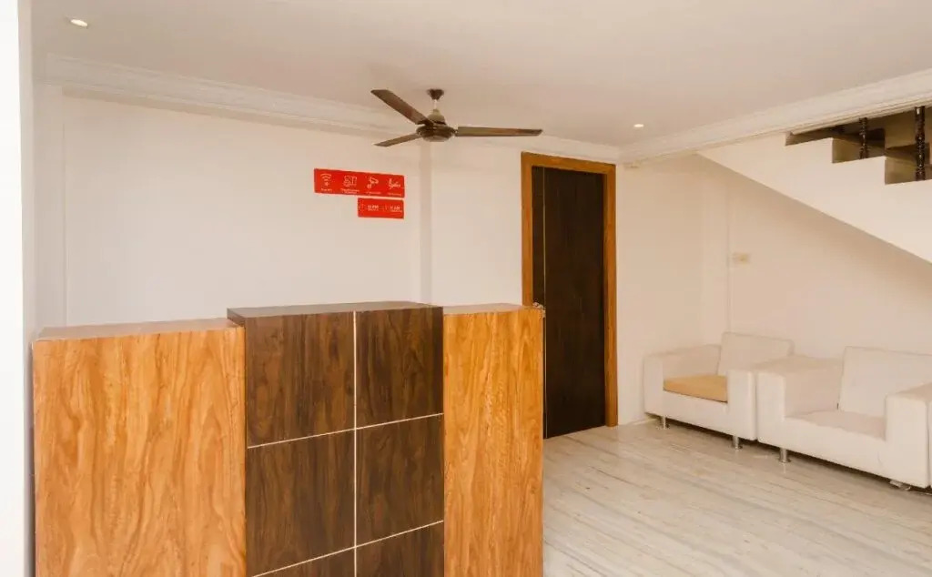 Aviva Lite By OYO Rooms