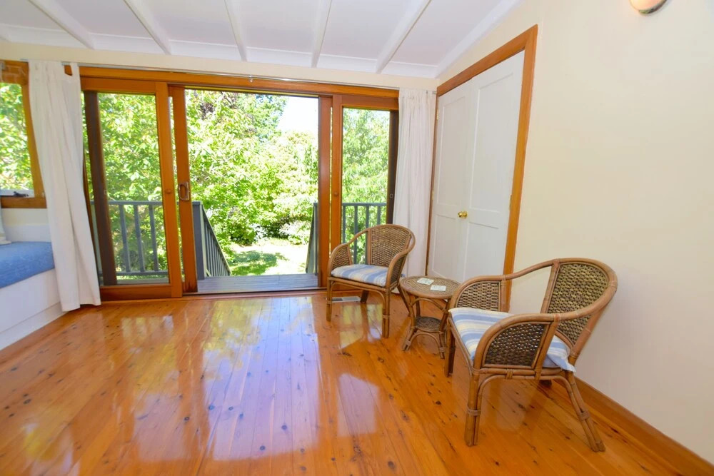 Mintie Cottage on Leura Mall