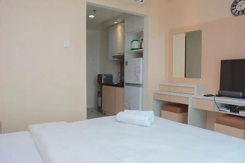 Nice And Minimalist Studio At Apartment Woodland Park Residence