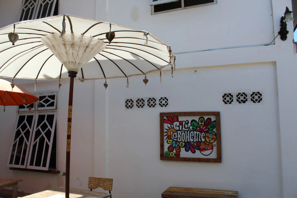 La Boheme Bajo
