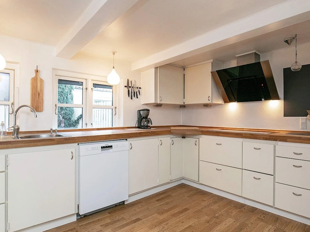 6 Person Holiday Home in Bogense