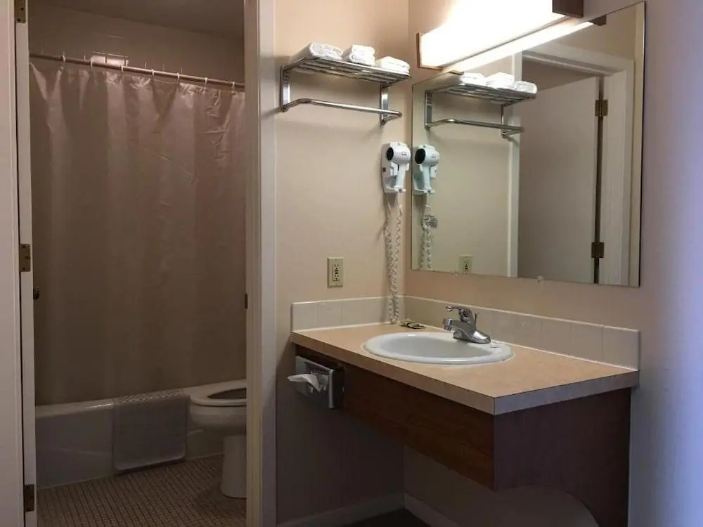 Meadowlark Inn Bridgeport