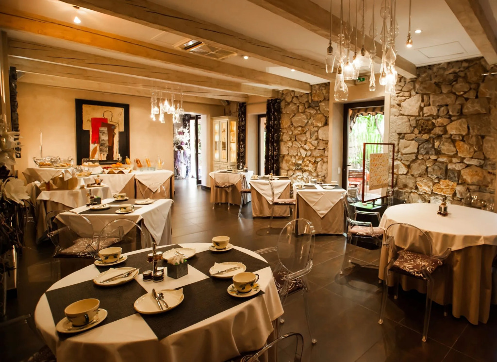 Logis Paris Rome