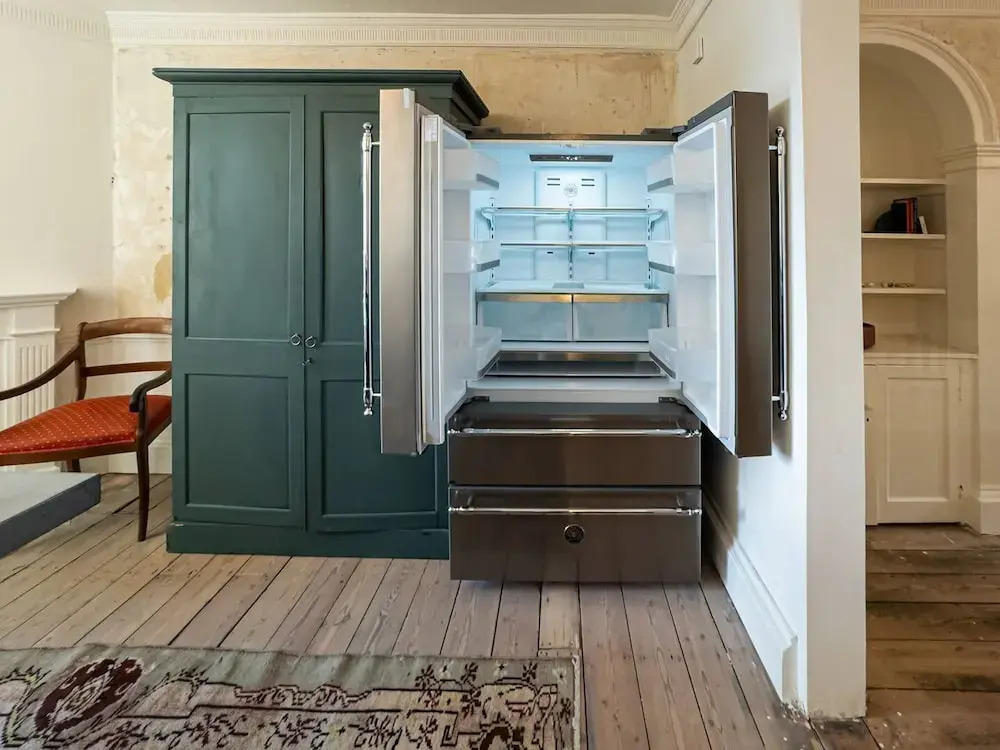Georgian Luxury Margate Tnhouse Sleeps 11 by Adliv