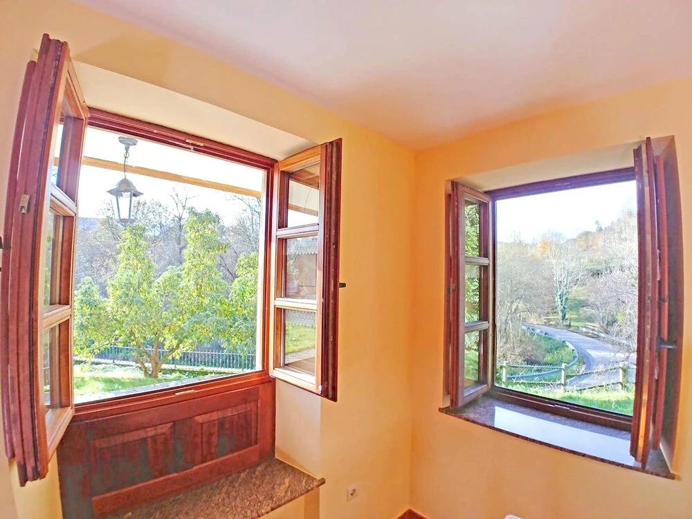 House With 5 Bedrooms in San Román de Villa, With Terrace