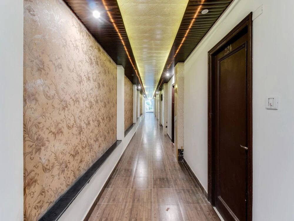 Pax Hotel Ark 150 meters from Mall Road