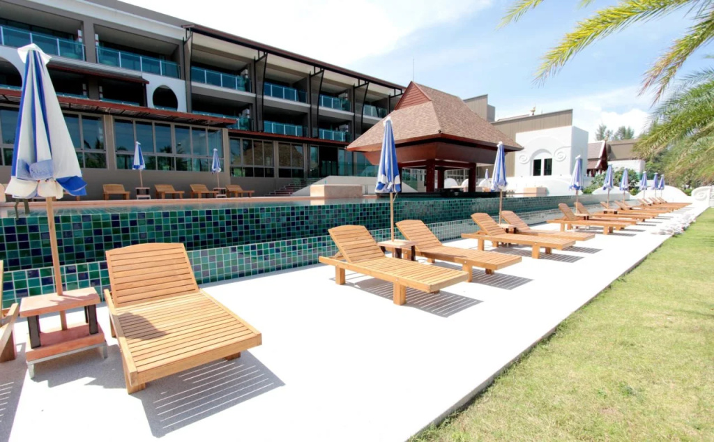 Maikhao Palm Beach Resort - SHA Plus