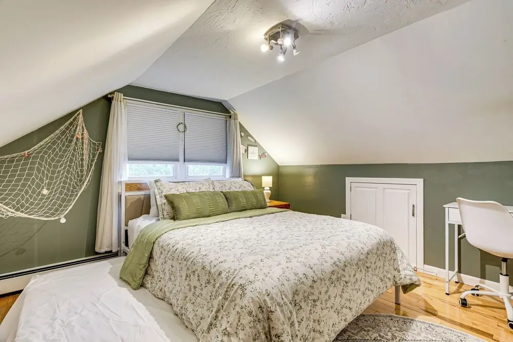 Lakefront Cottage 2 Mi to Palladium in Worcester!