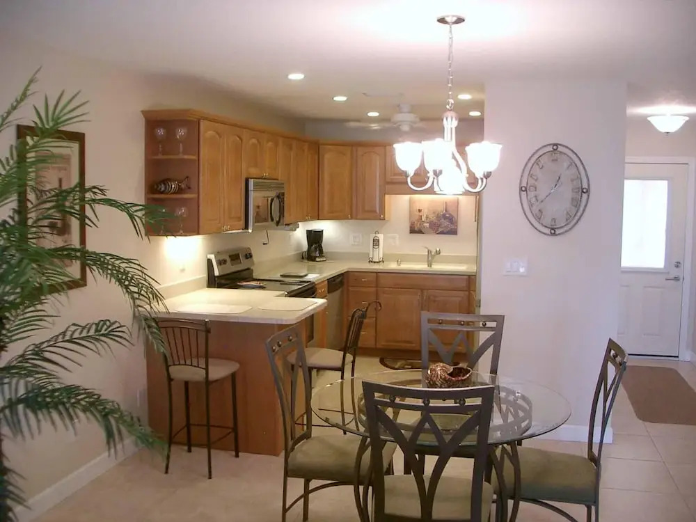 Sunset Royale - 114 2 Bedrooms 2 Bathrooms Apts