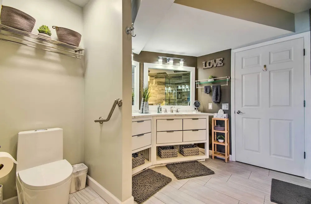 Stunning Lake Views: Spacious Osage Beach Condo!