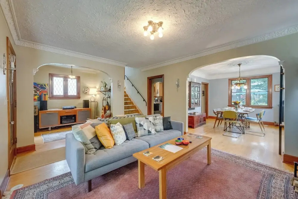 Ferndale Gem, Walk to Stores & Restaurants!