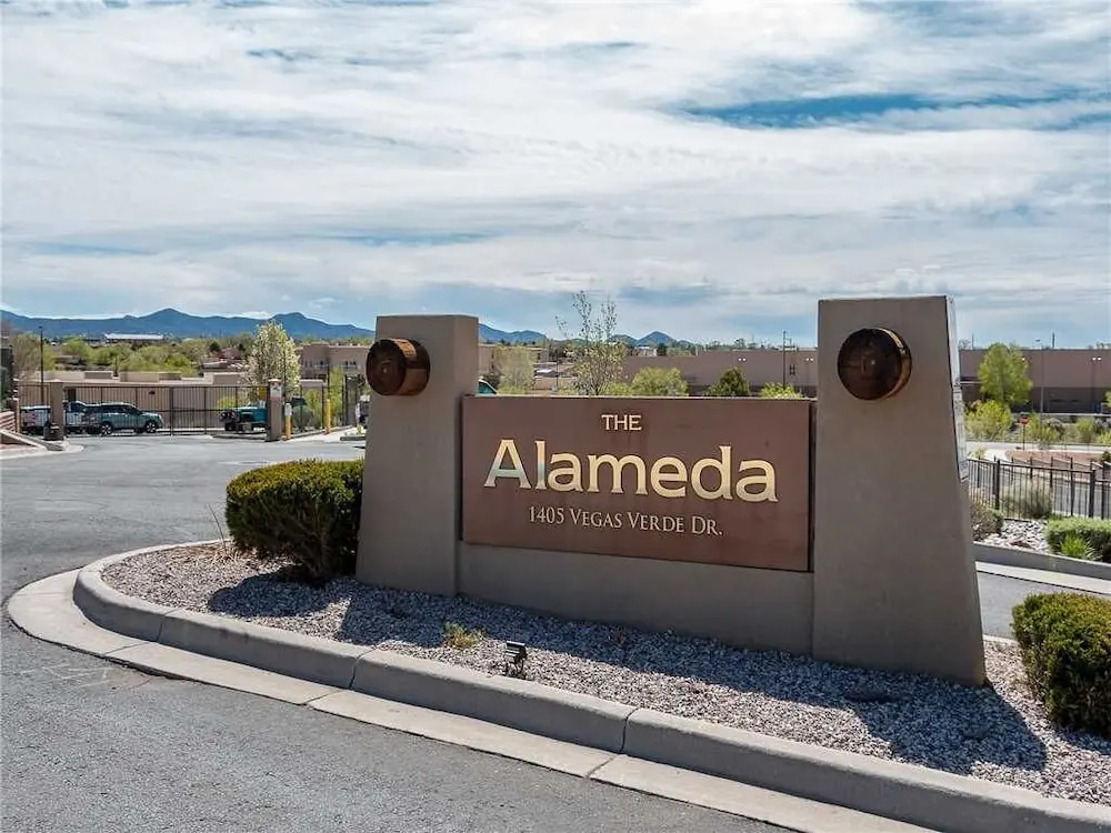 Alameda Cactus Flower 303 - One Bedroom Condo