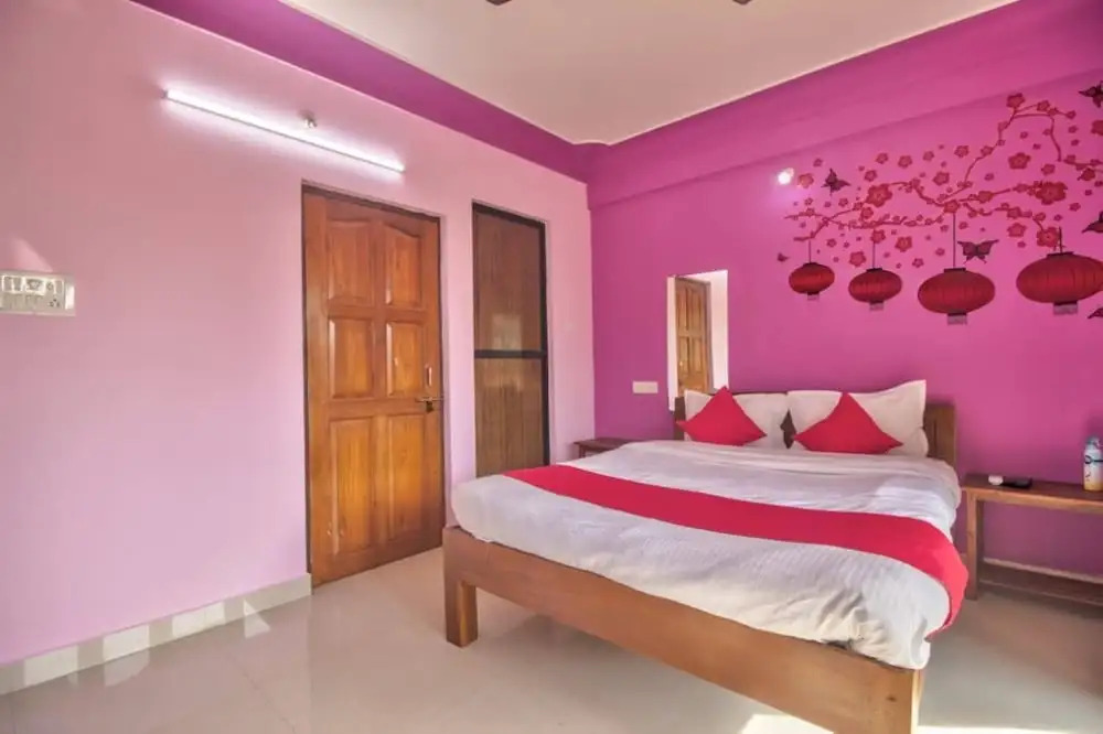 OYO Premium Calangute Holiday Street