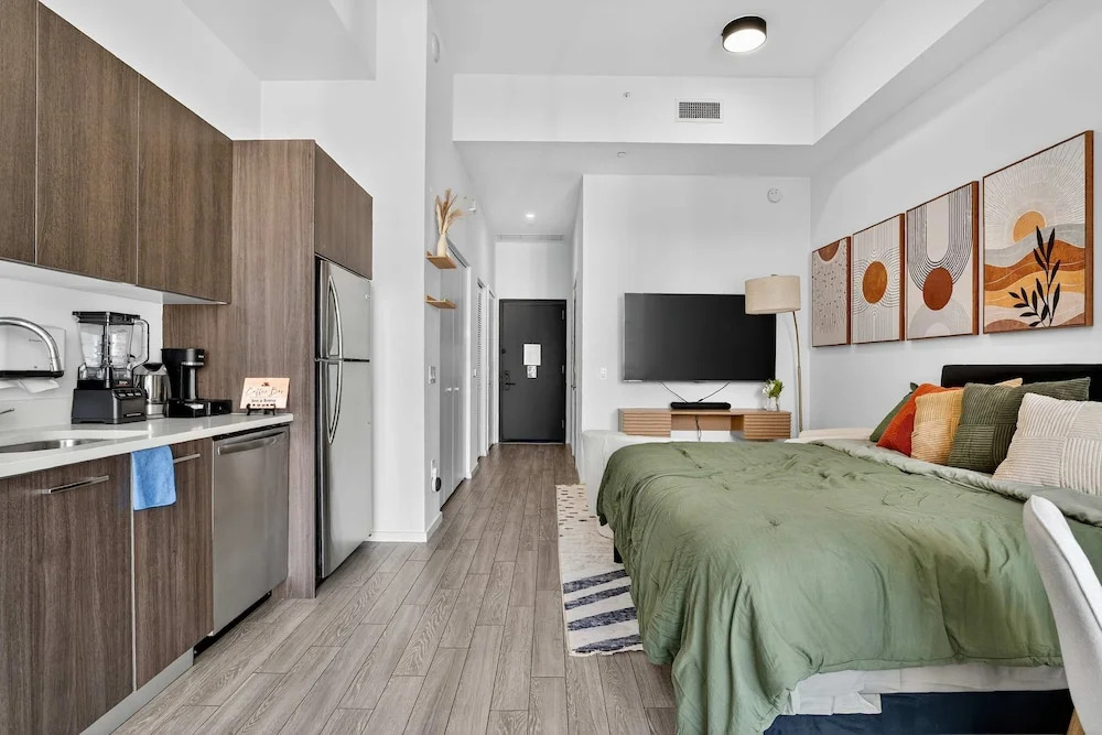 Downtown Miami Skyline Balcony Penthouse Suite Near Port Luxe Pad