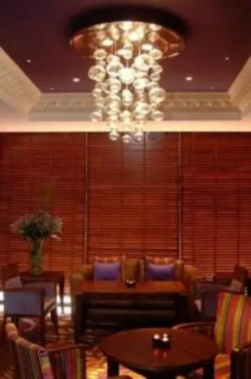 Kings at the Queen Hotel