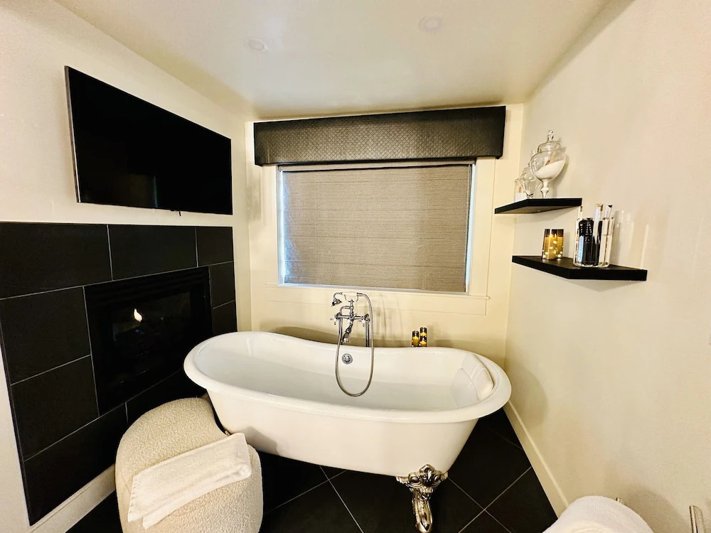 Bespoke Inn Flagstaff
