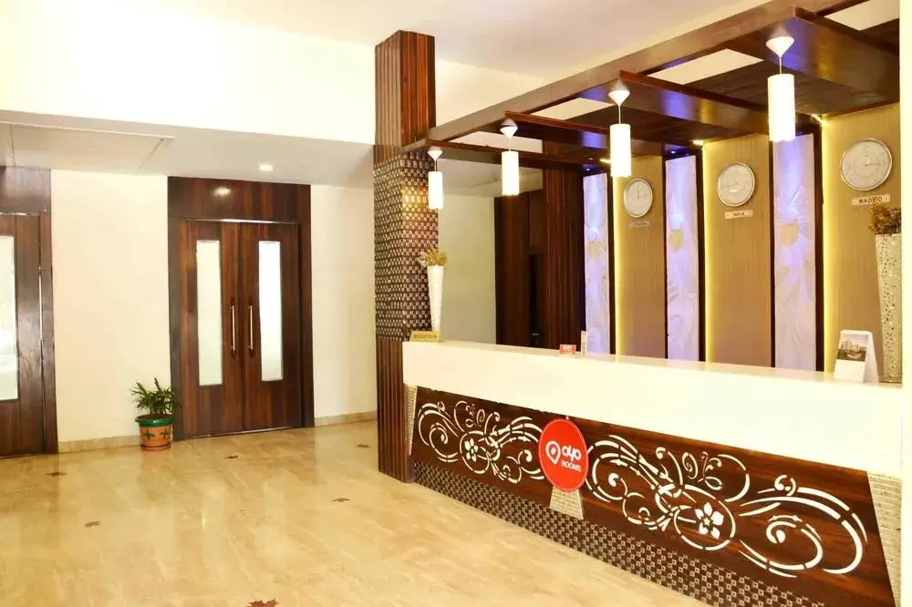 FabHotel Bee Town