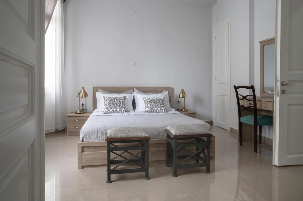 Polytimon, an Athenian neoclassical apartment