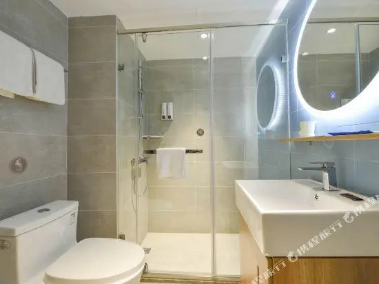 Home Inn (Tianjin Street Store, Zhongshan Square Subway Station, Dalian)