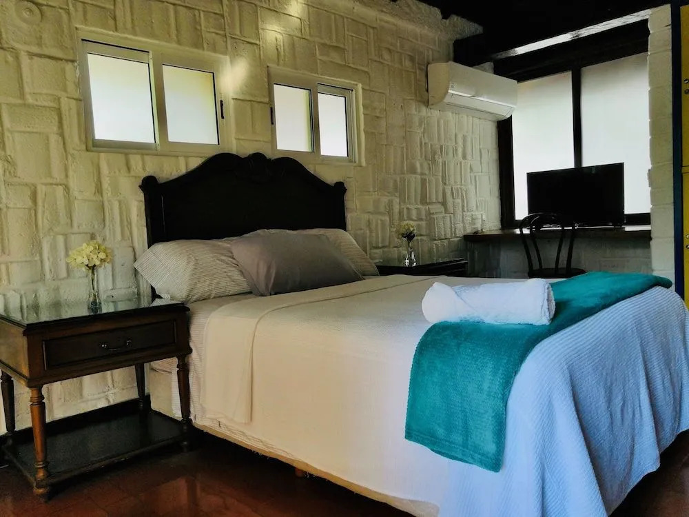 Mango Rooms