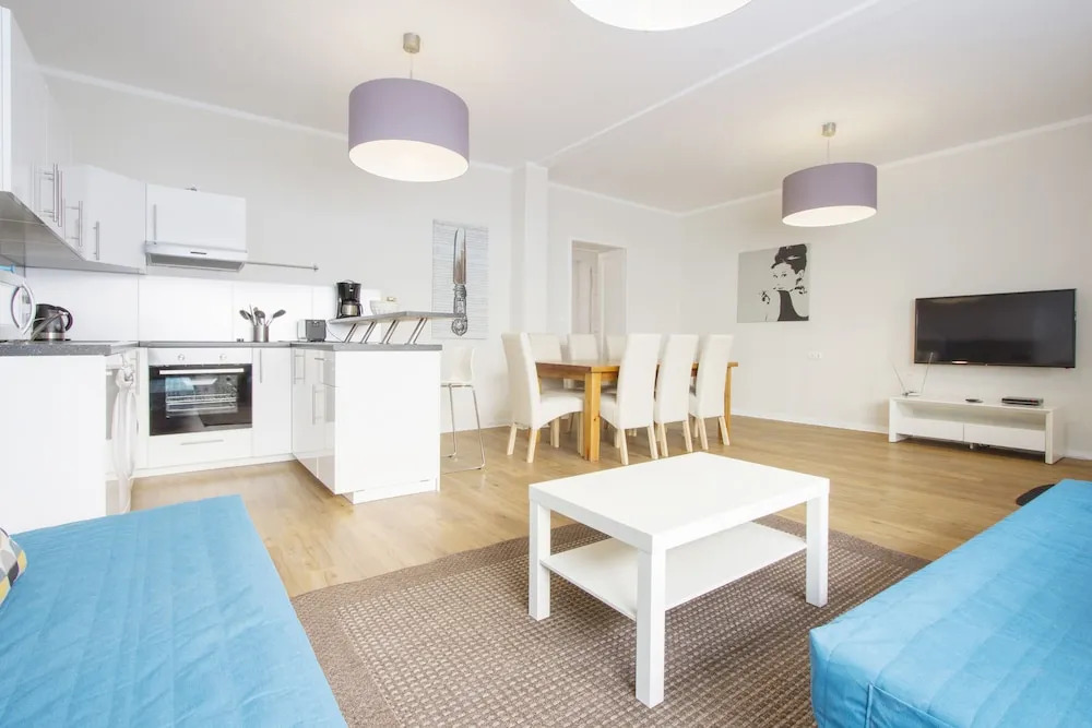 Primeflats - Huge Apartment at Gasometer 17