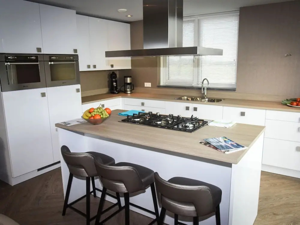 Luxury villa with 3 bathrooms, not far from the sea on Texel