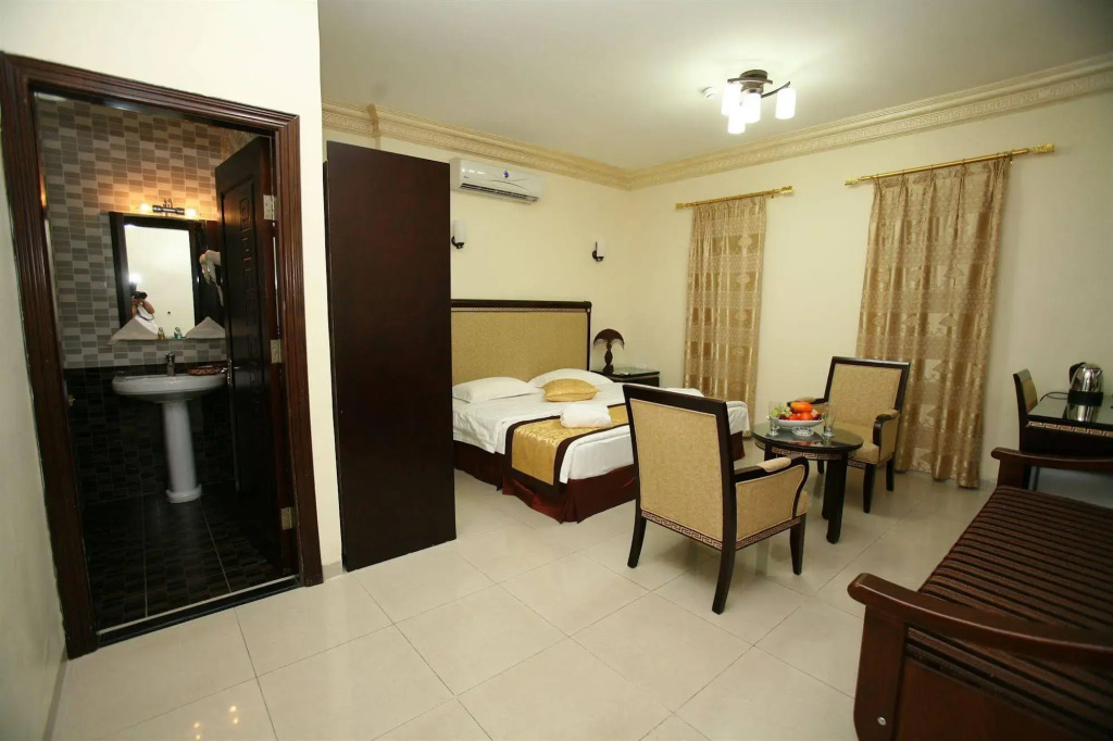 Cedar Hotel