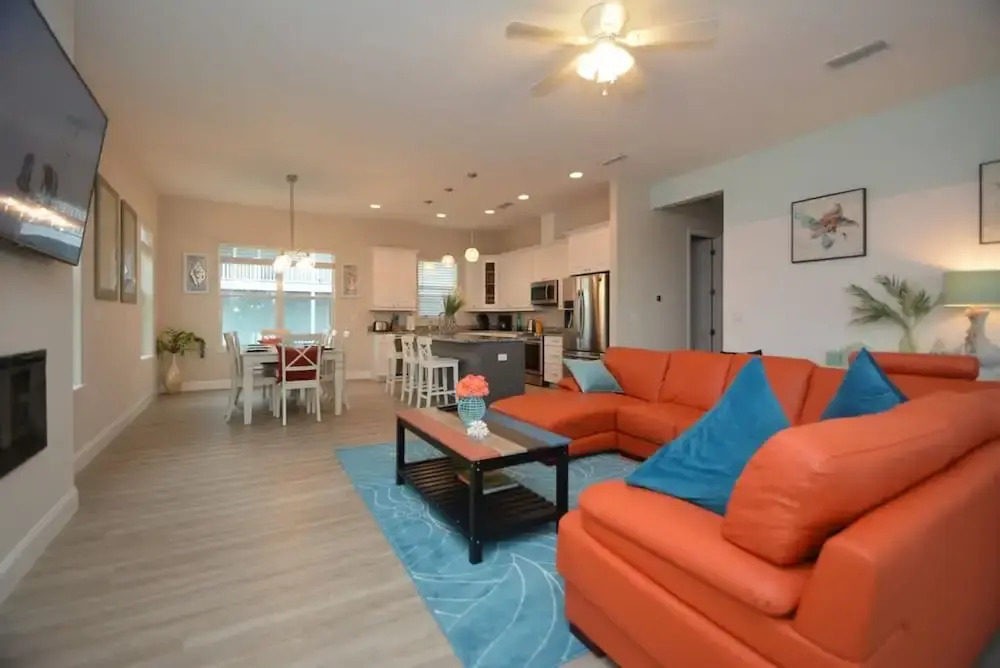 Beach Front 5 bed 4 Bath Luxury House Hot Tub Fenced Yard Pets Welcome