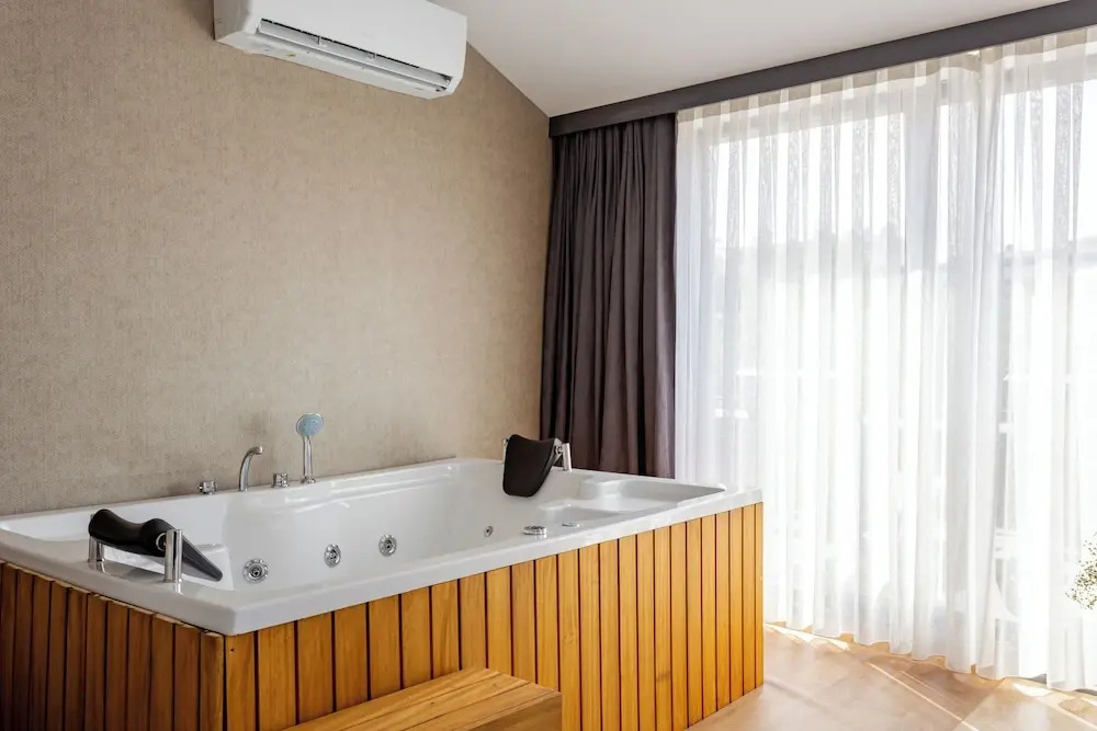 Atm Suit Otel