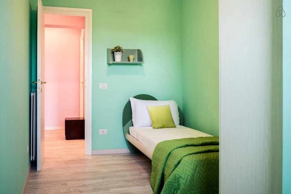 Renewed, Colorful Flat for Families up to 7 Guests