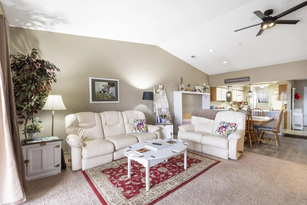 Jim and Roses Cozy Condo 15 Min to Downtown!