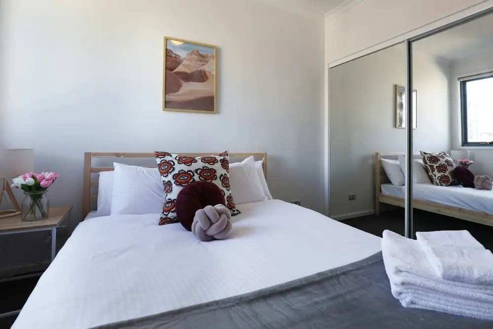 Extra Large 2 Bedroom Apartment in Melbournes Southbank