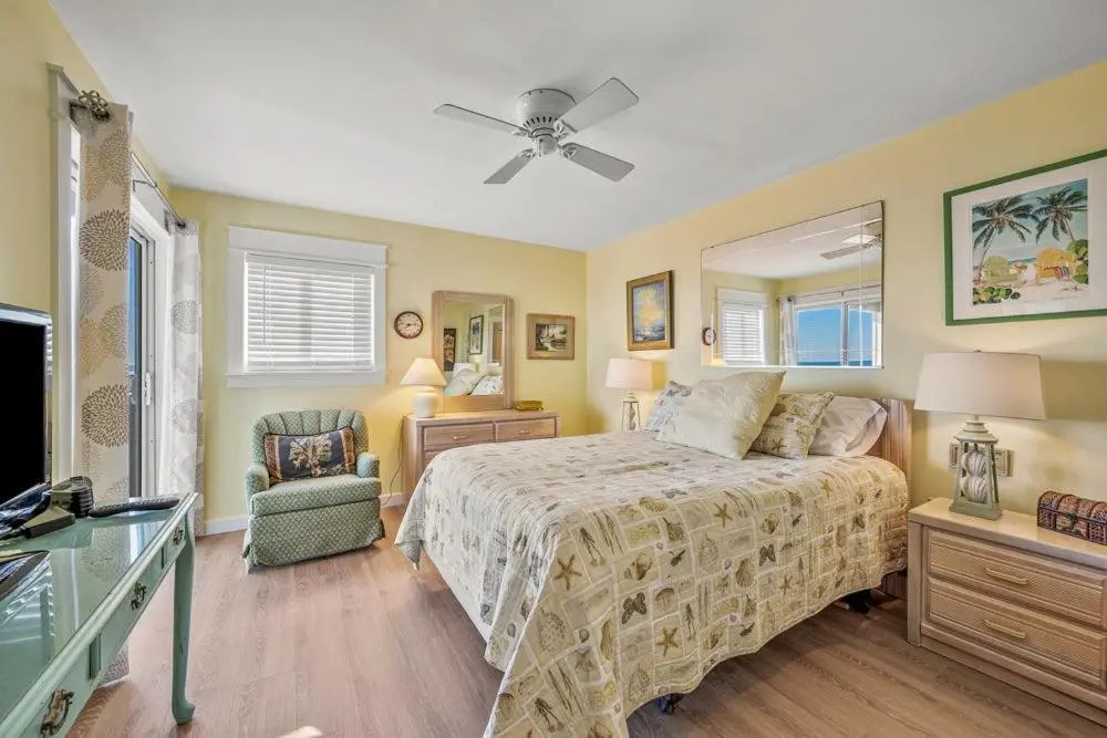 Sand Dollar Villas Unit 213 Soak Up The Sun