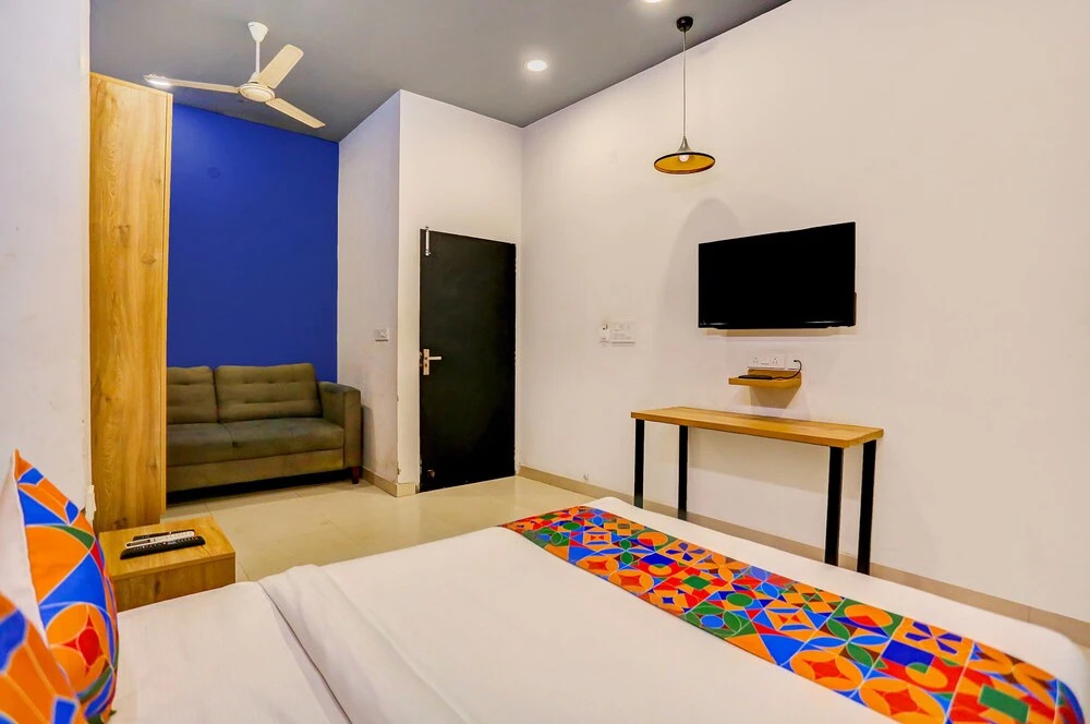 FabHotel Grand Capitol