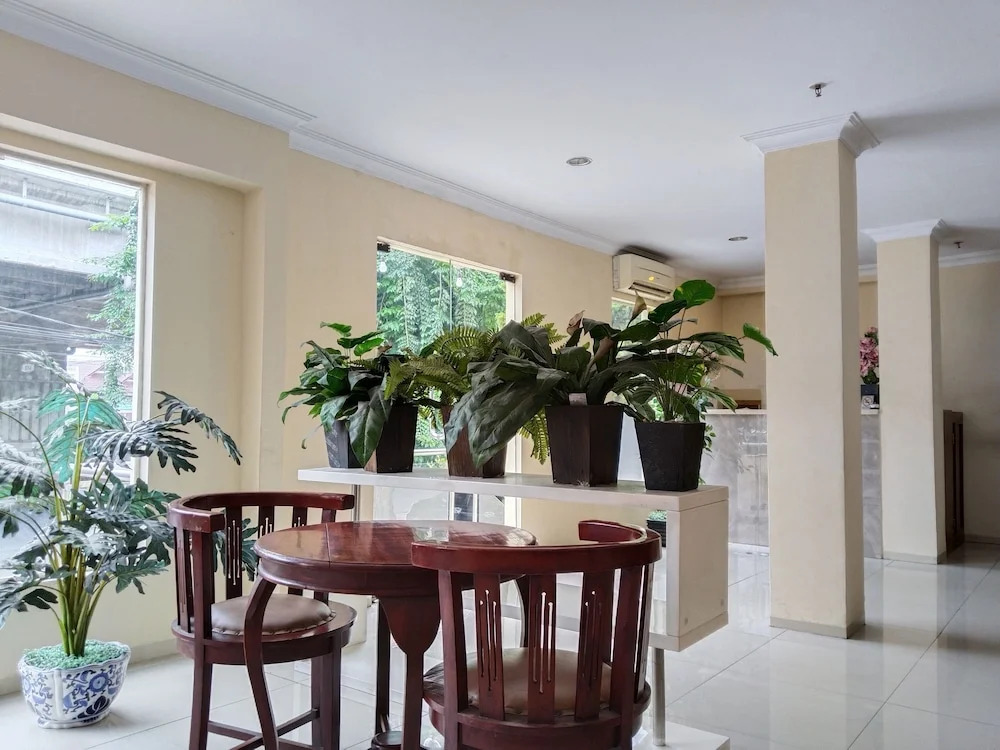 Metro Hotel Bekasi powered by Cocotel