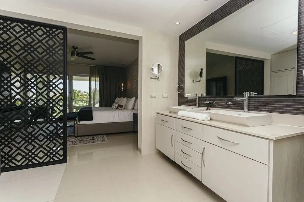 Casa Lanai 4 Bedroom Condo by RedAwning