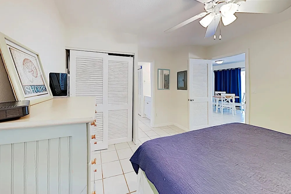 New Listing! Island Escape Steps To Stunning Beach 1 Bedroom Apts