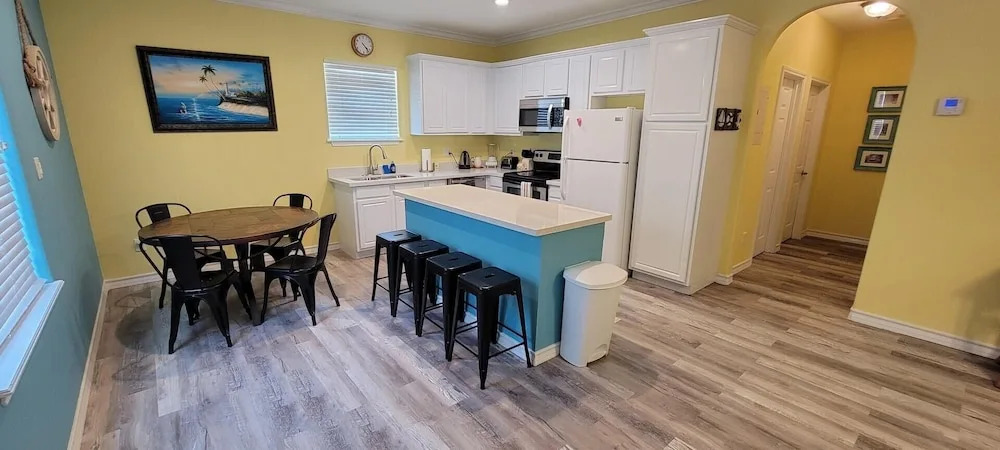 Brand New Inside 1/2 Block to Beach Fun Pool 2 Bedroom Home by Redawning