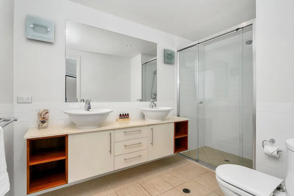 Belle Escapes - Beachfront Ocean View Apartment "4"