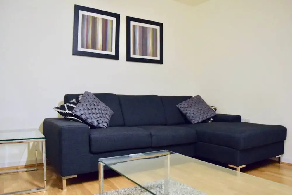 Modern 1 Bedroom Flat in Shadwell With Balcony