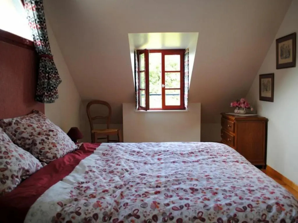 Maison charmante à Langres avec Wi-Fi et parking - FR-1-611-43