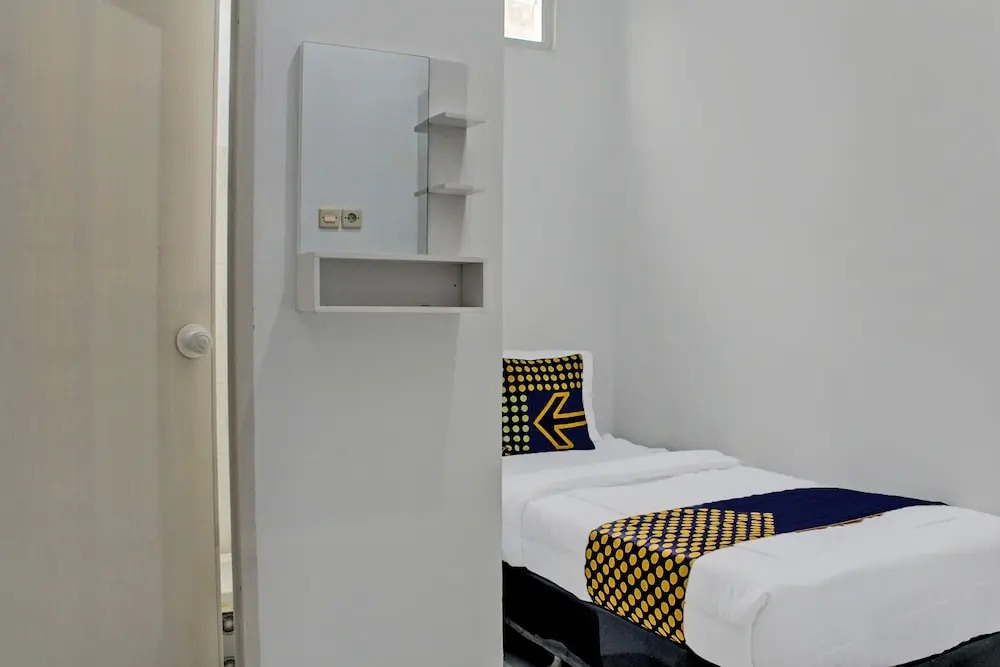 OYO Life 92509 Maulana Guest House Simpur