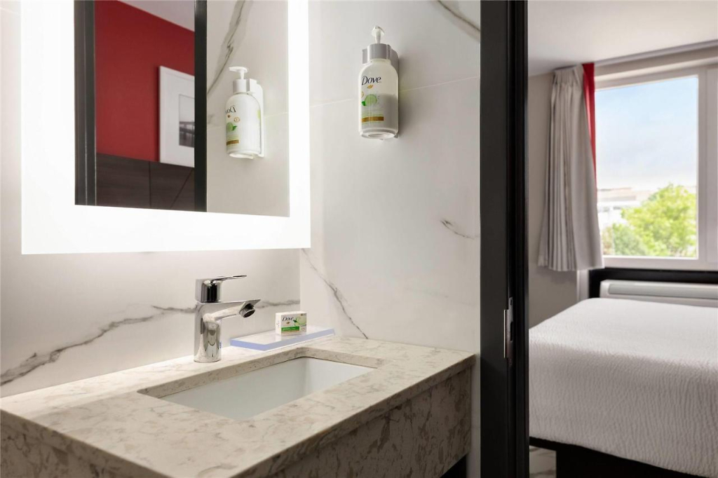 Ramada By Wyndham Brooklyn Empire Blvd