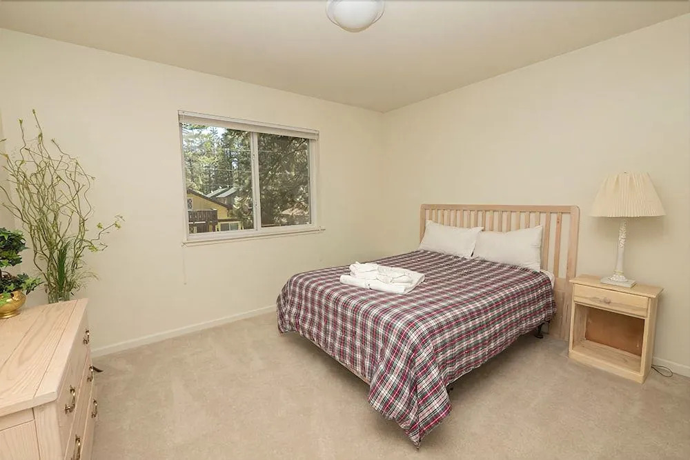 763 Wentworth Lane by RedAwning
