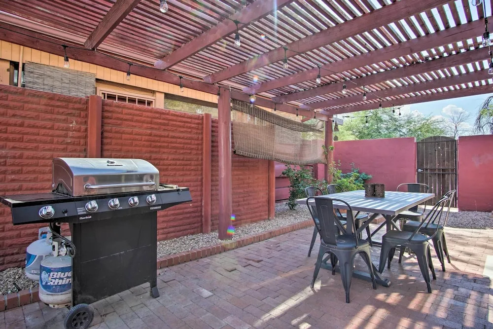 Stylish Tucson Home: Backyard Oasis w/ Grill!