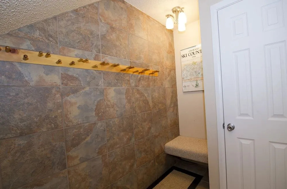 3 Bedroom Condo - Base 9