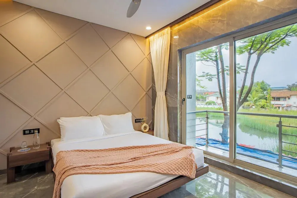 Alaya Stays - Imperial Calista 4BHK near Khandala Hills