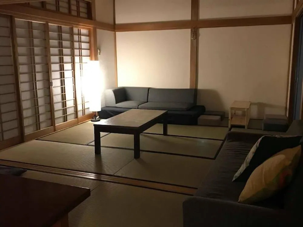 Guesthouse-Lahar- Hostel
